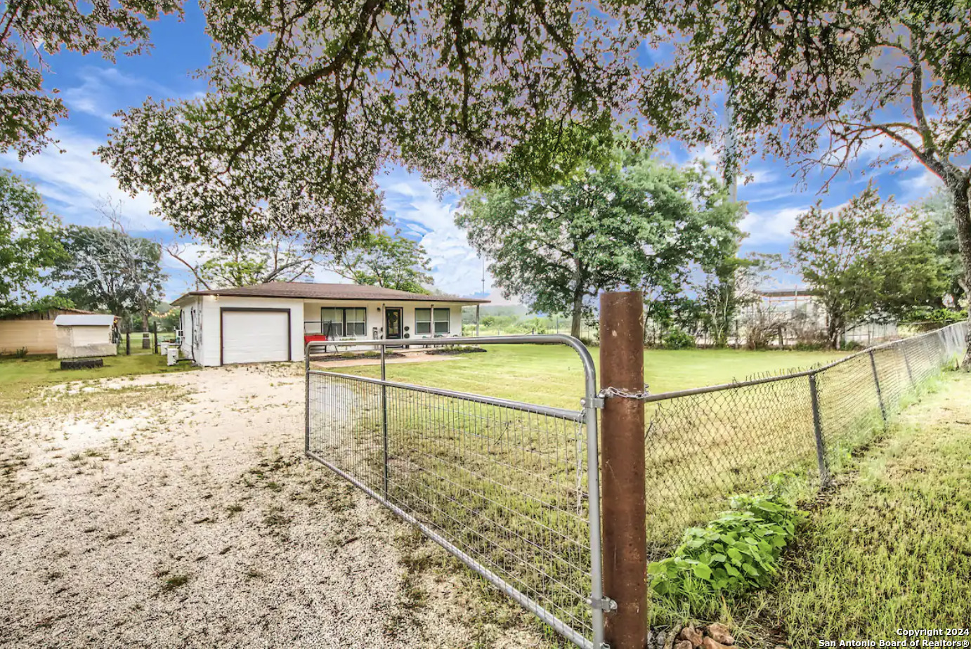 1382 RIVER RD