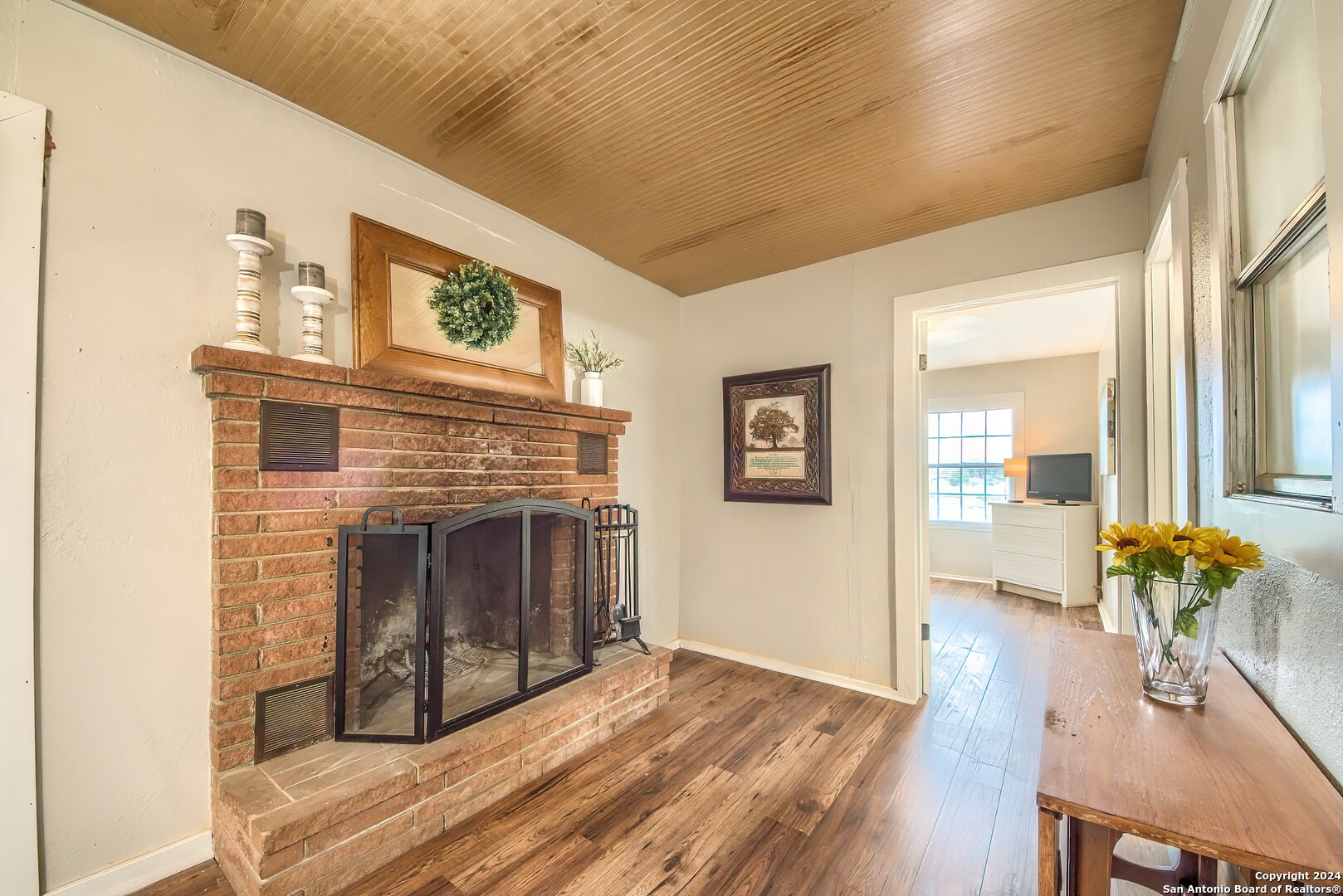 1382 RIVER RD