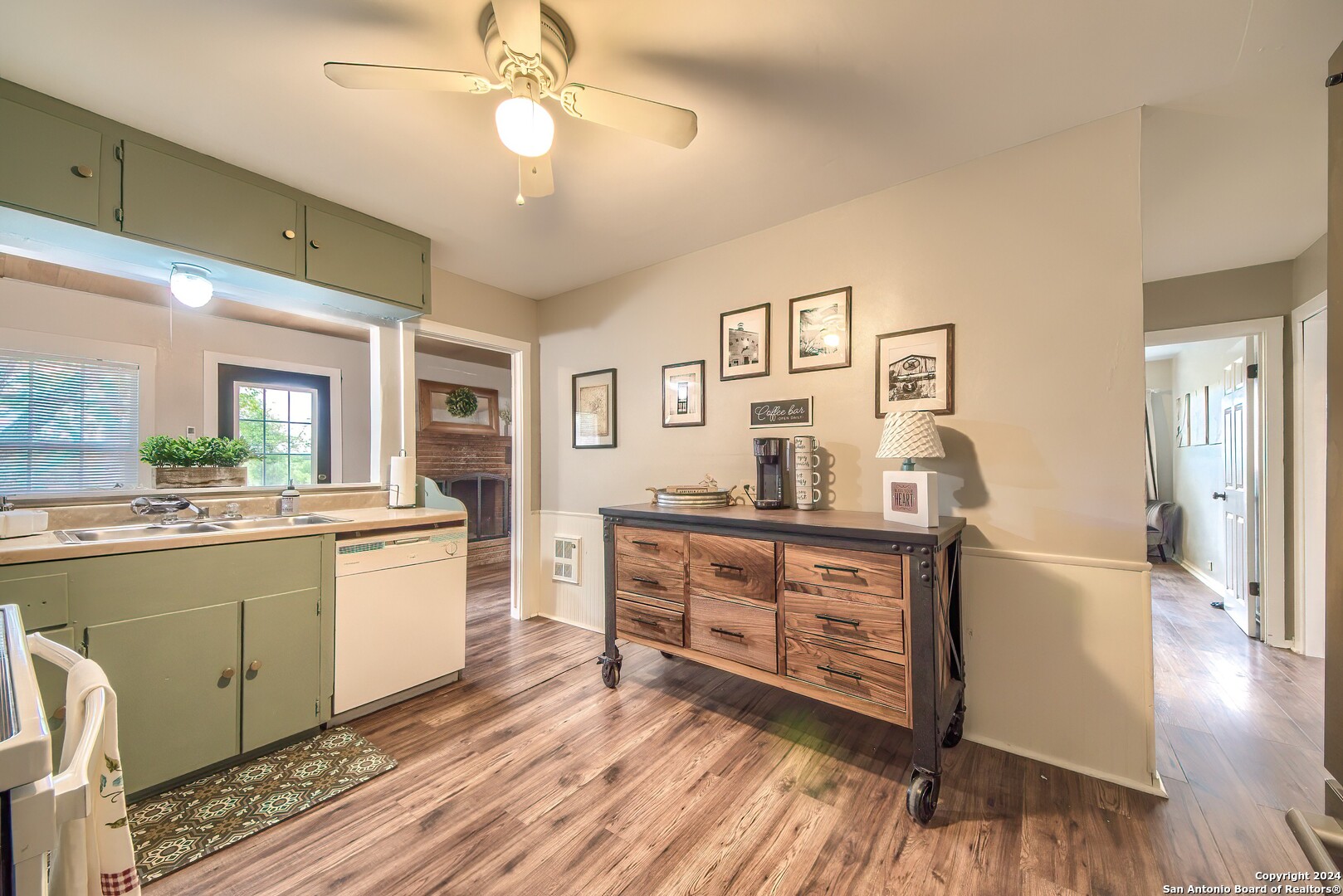 1382 RIVER RD