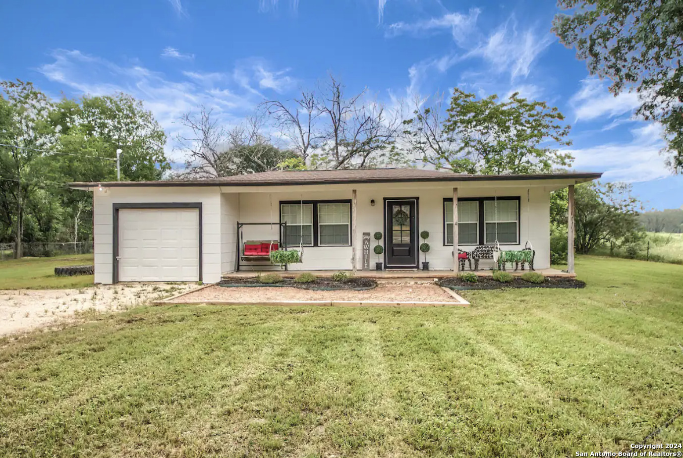 1382 RIVER RD