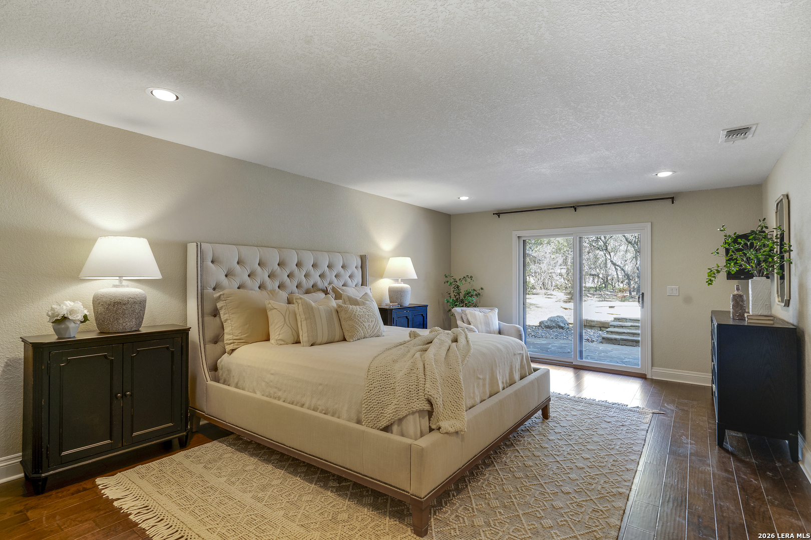 8555 Noble Lark
