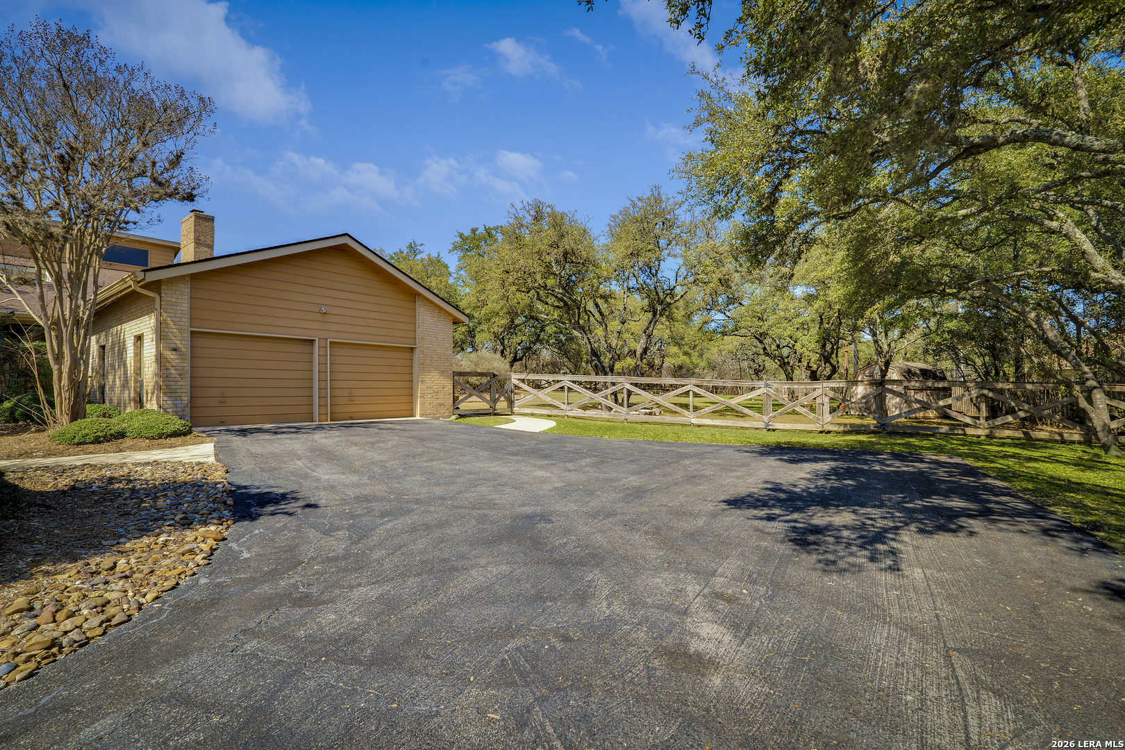 8555 Noble Lark