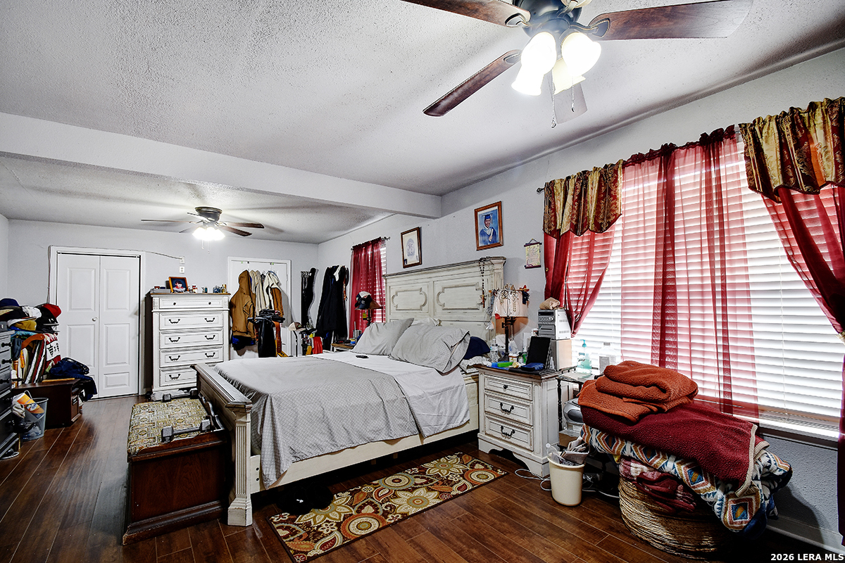 2740 Churchill