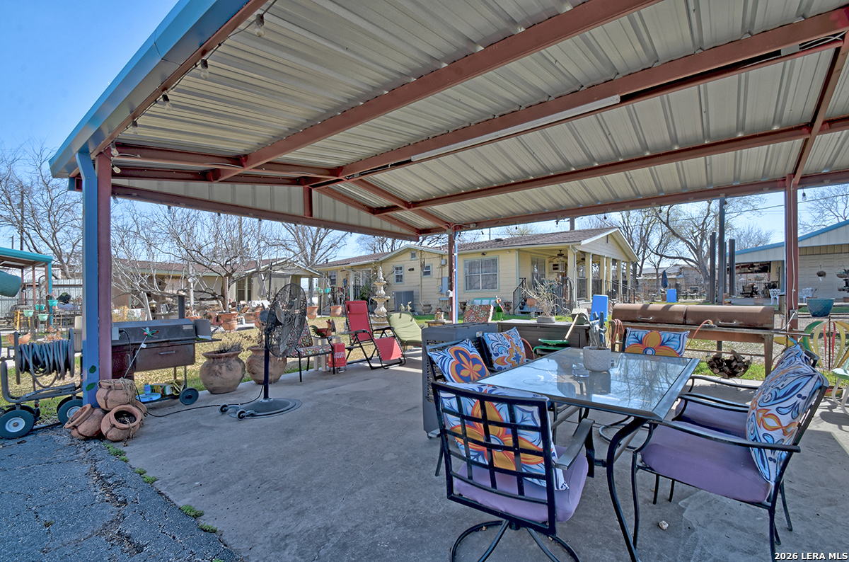 2740 Churchill