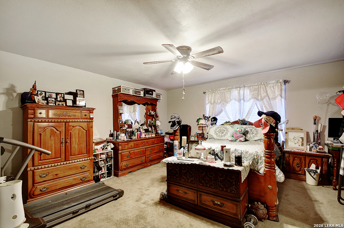 2740 Churchill