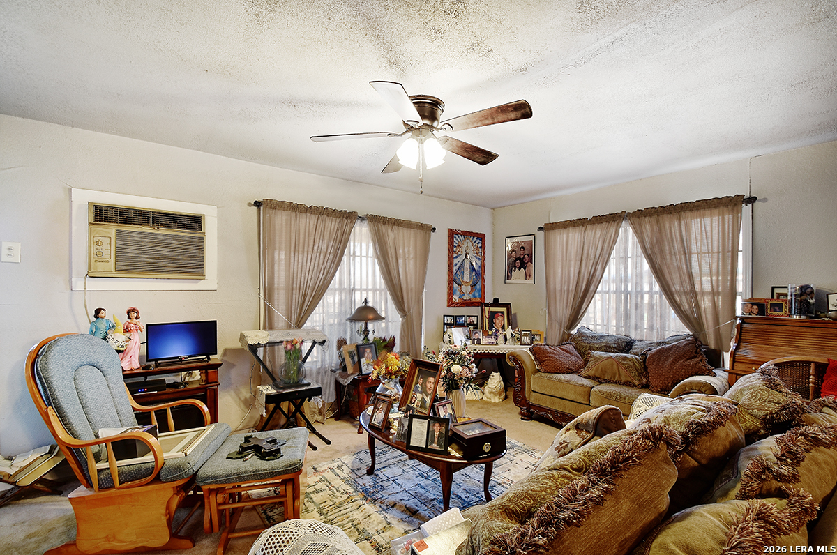 2740 Churchill