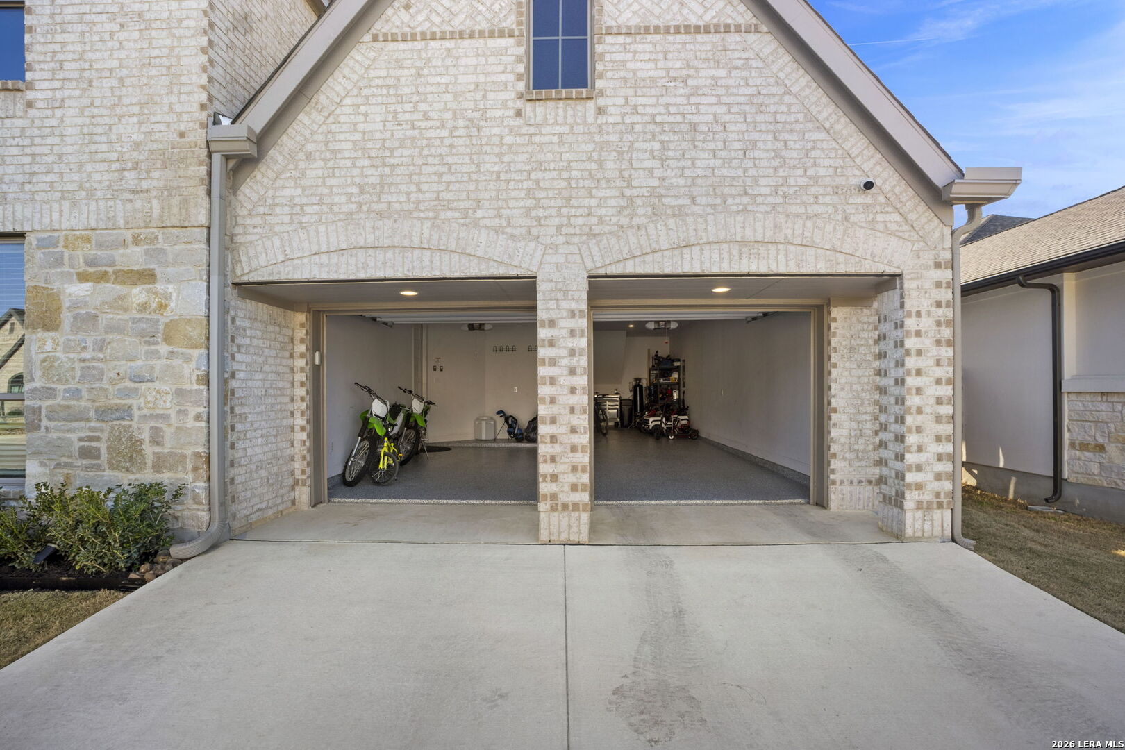 30121 Valley Run