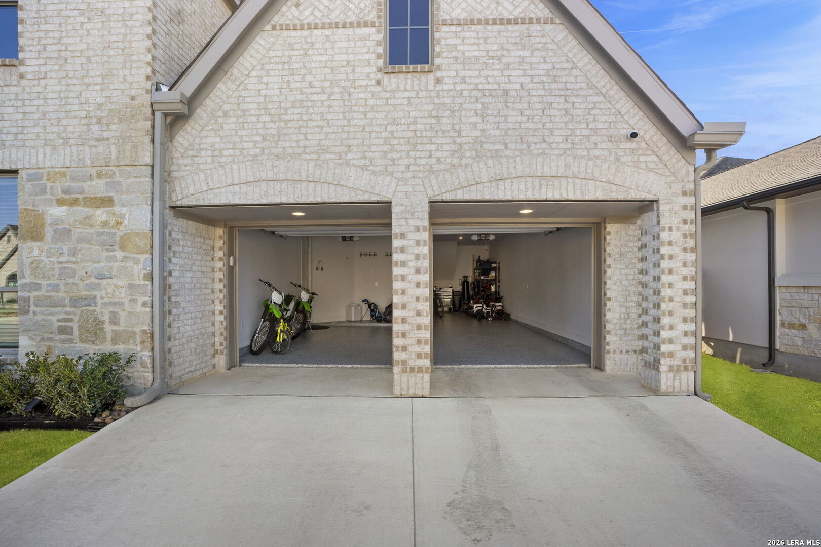 30121 Valley Run