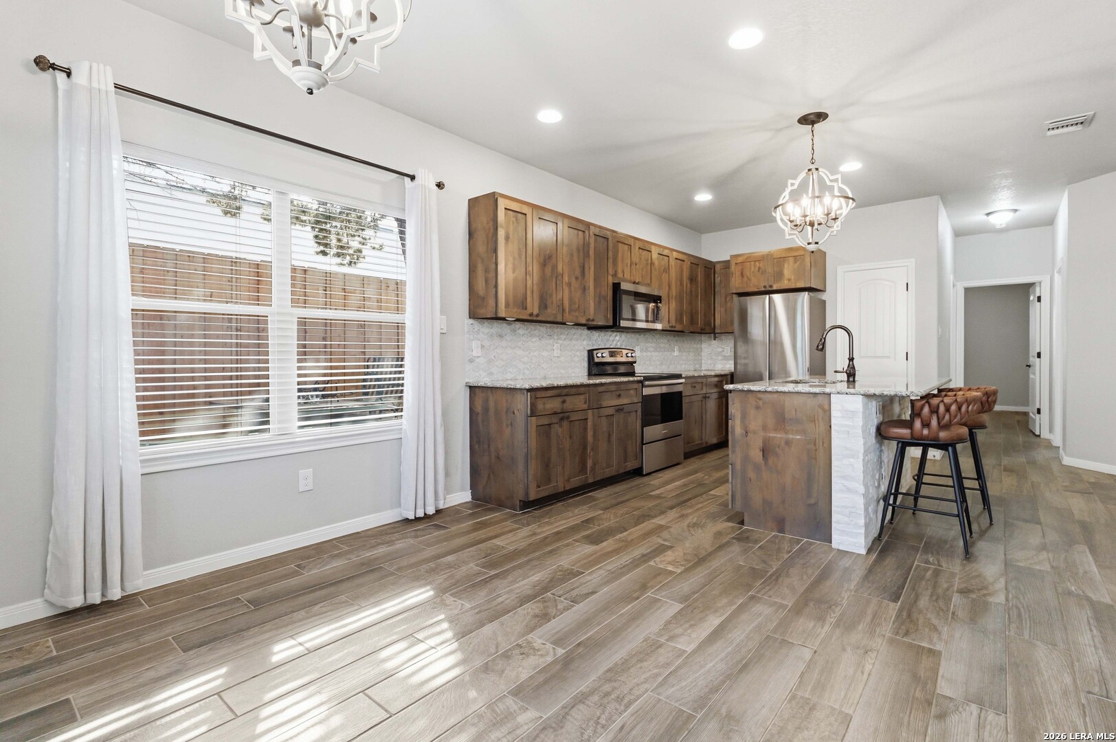 570 Forest Crest