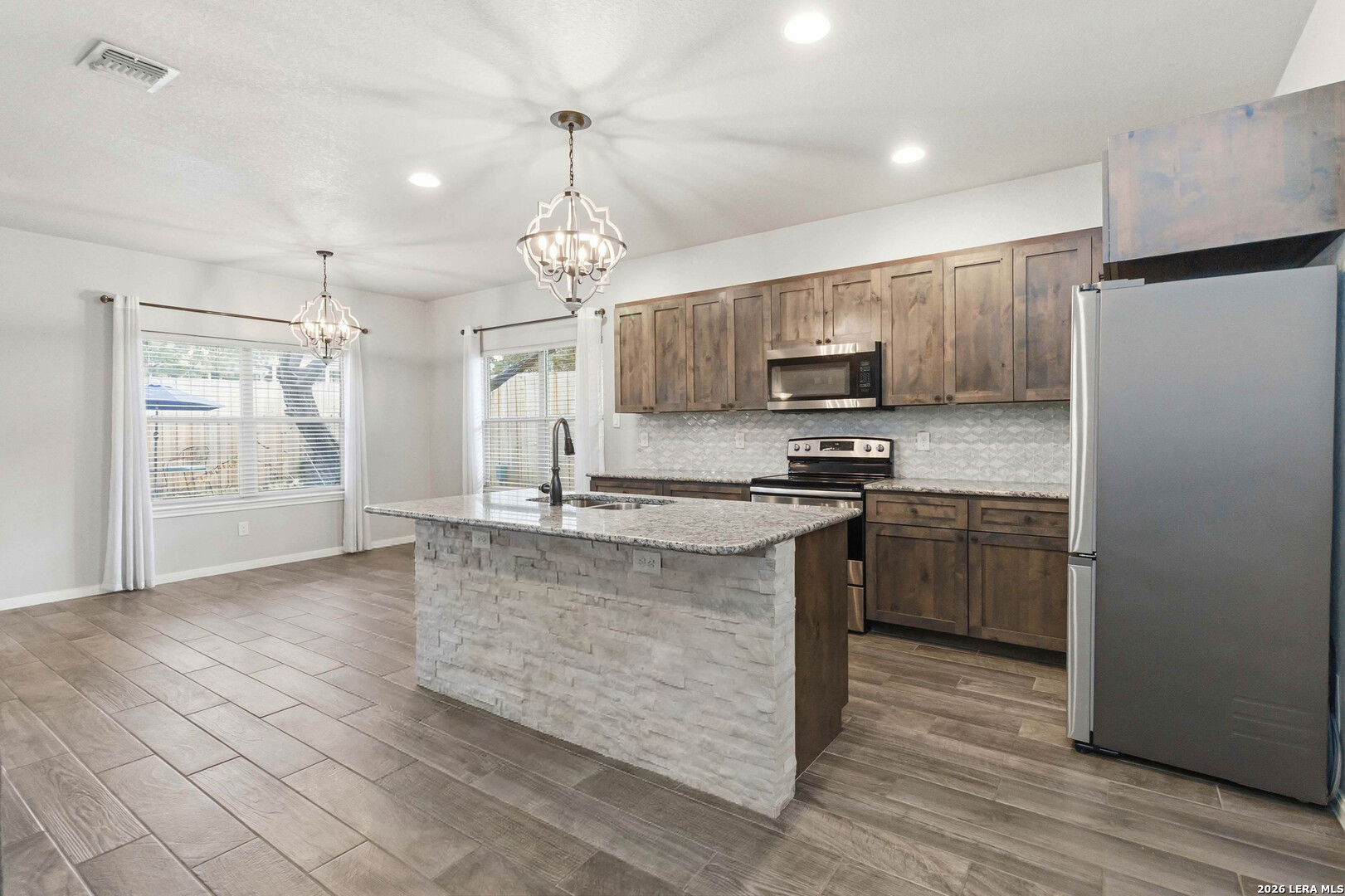 570 Forest Crest