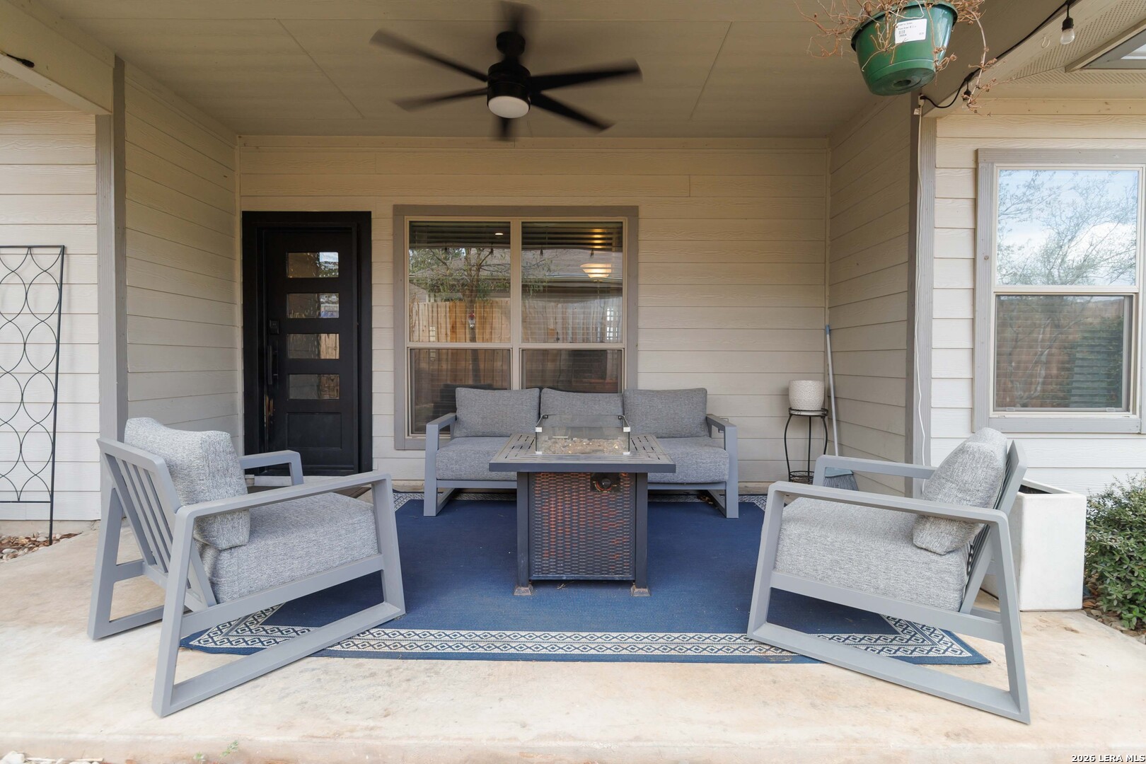 570 Forest Crest