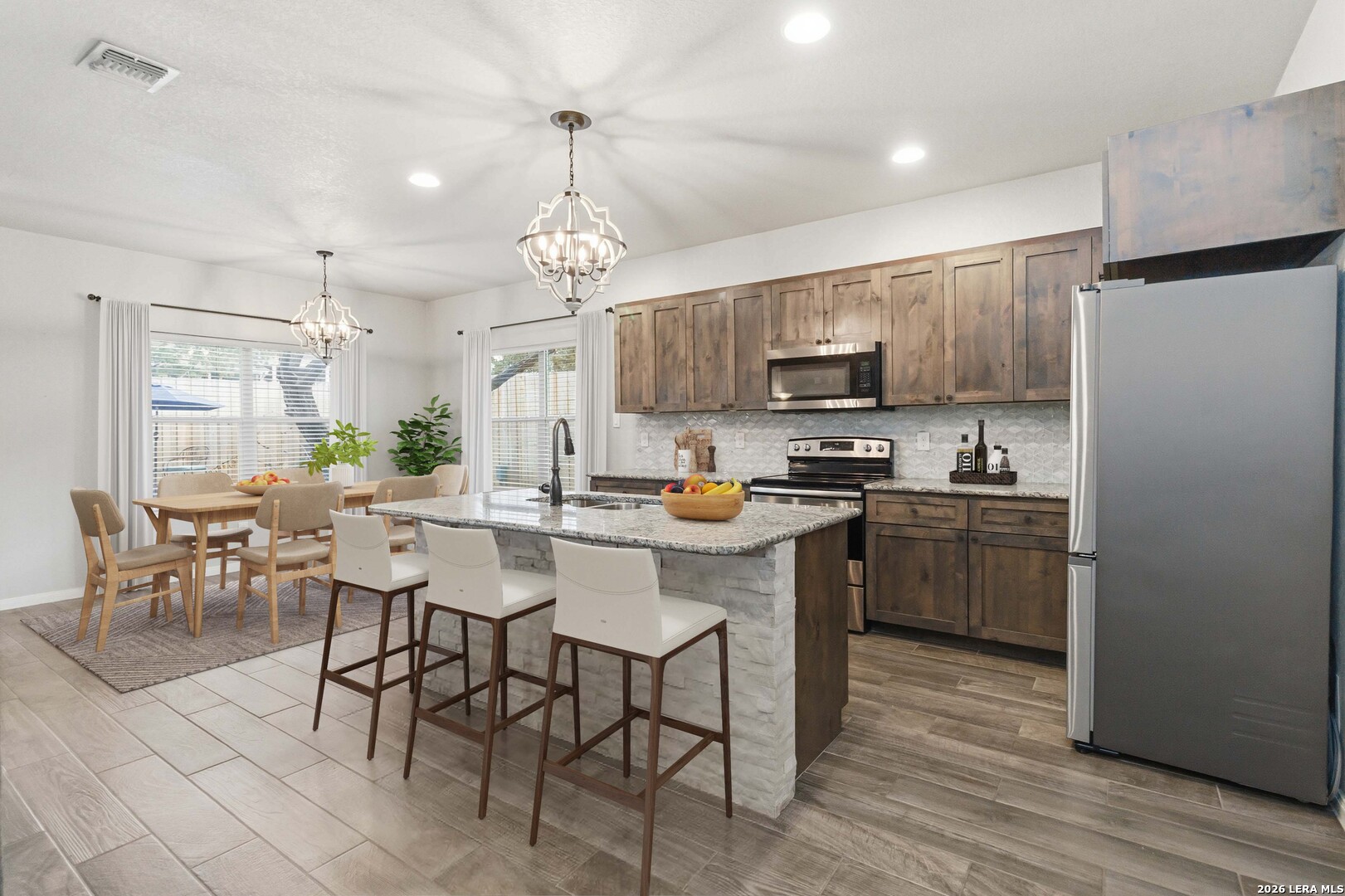 570 Forest Crest