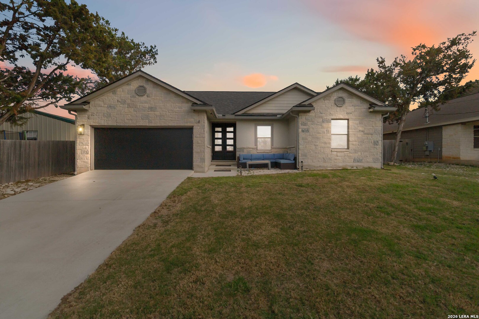 570 Forest Crest