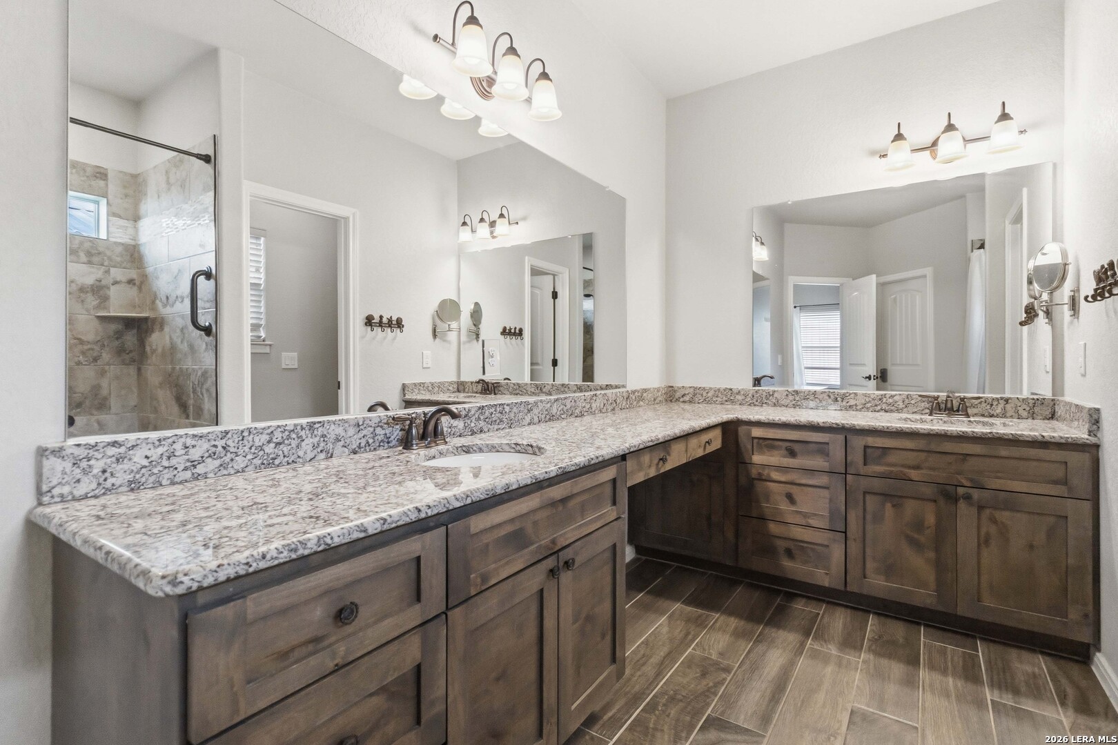 570 Forest Crest