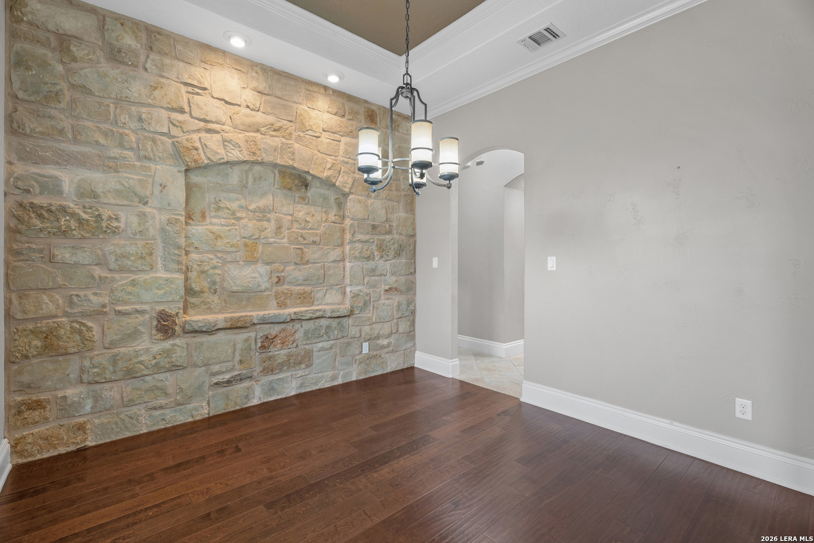 167 Bentwood