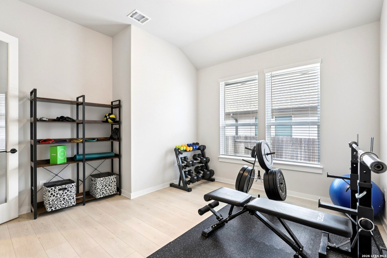 1538 Escarpment