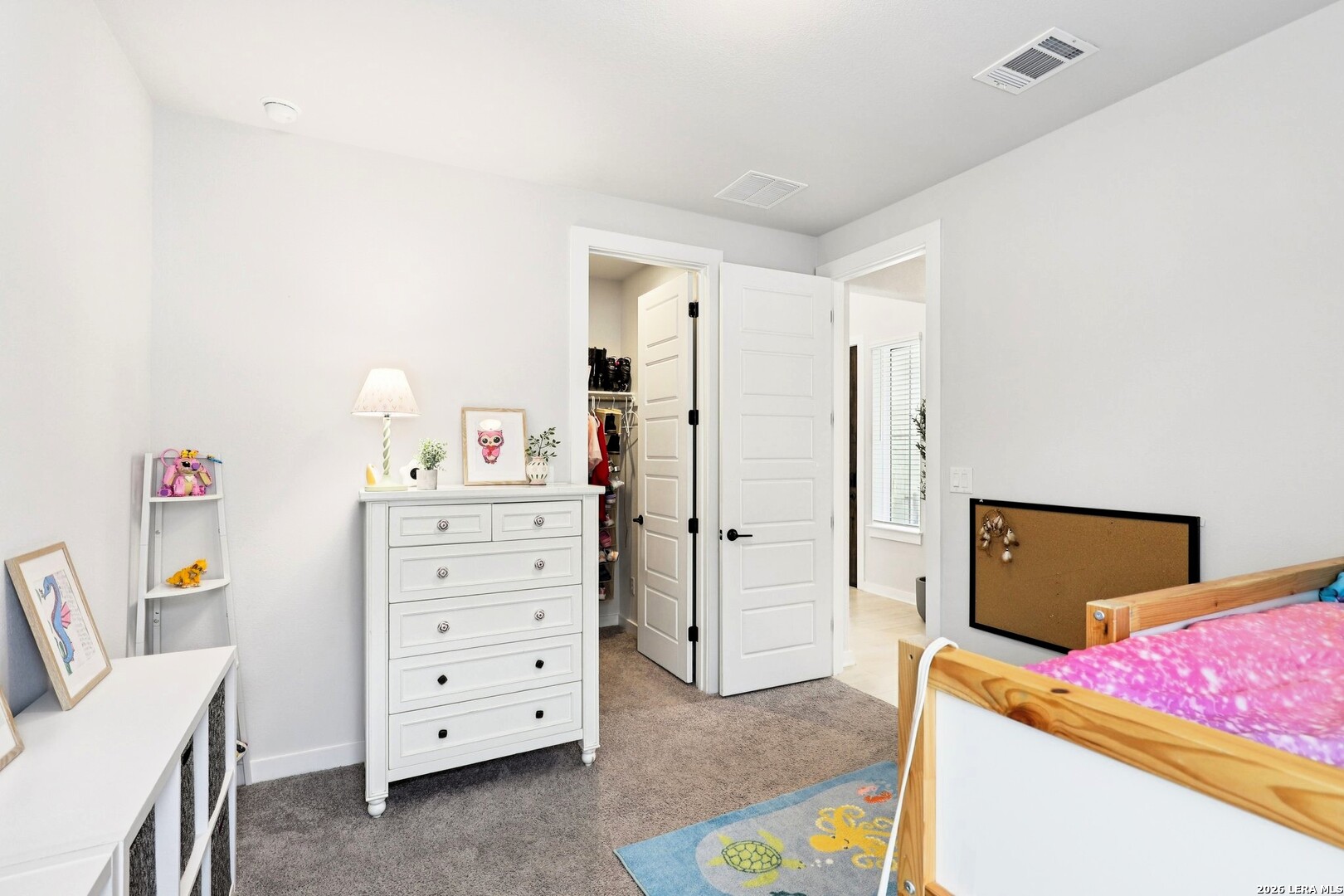 1538 Escarpment