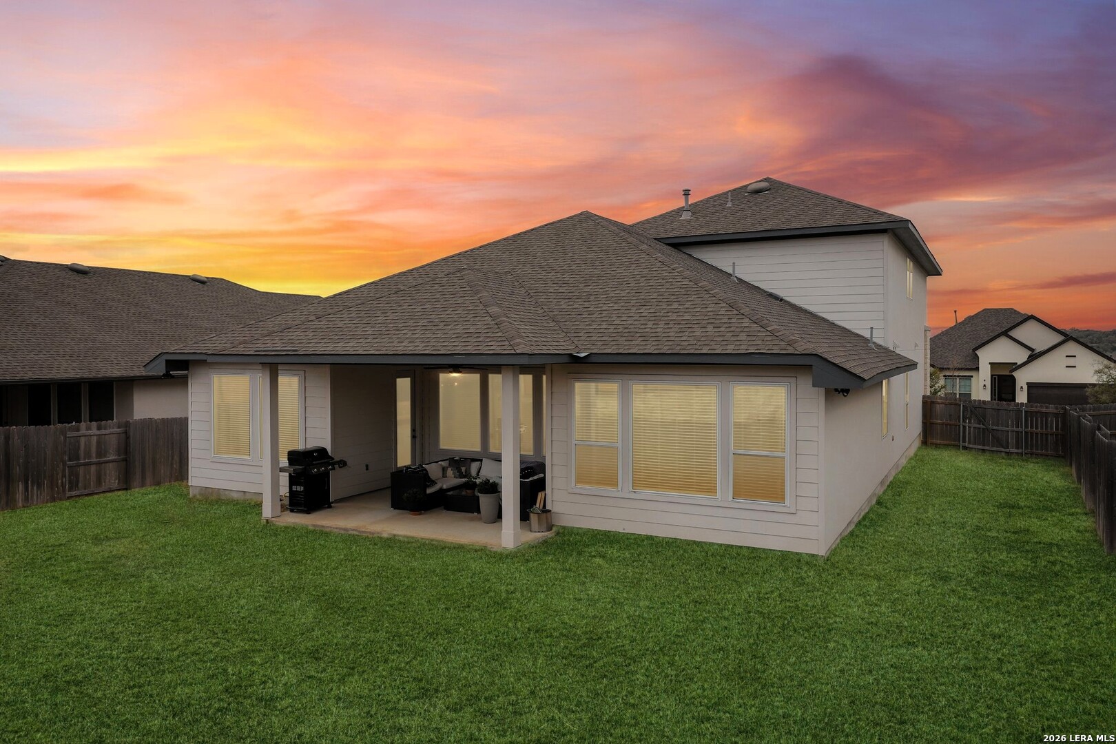 1538 Escarpment