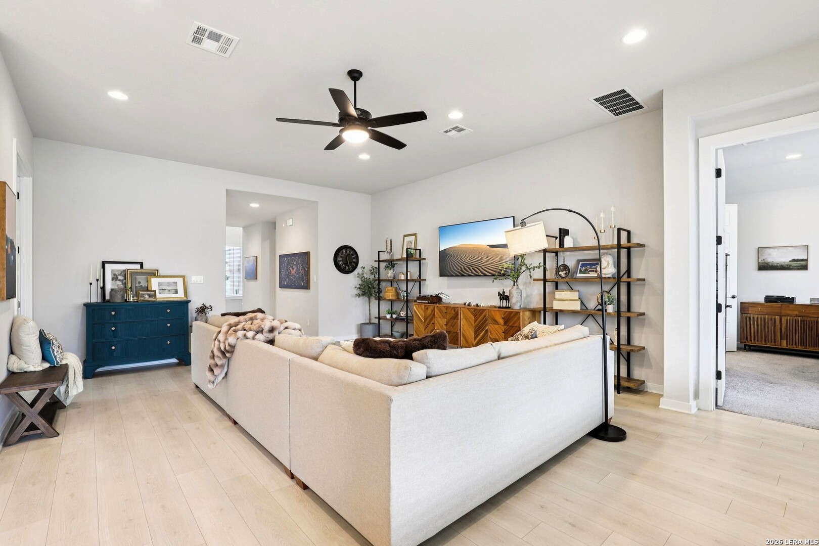 1538 Escarpment