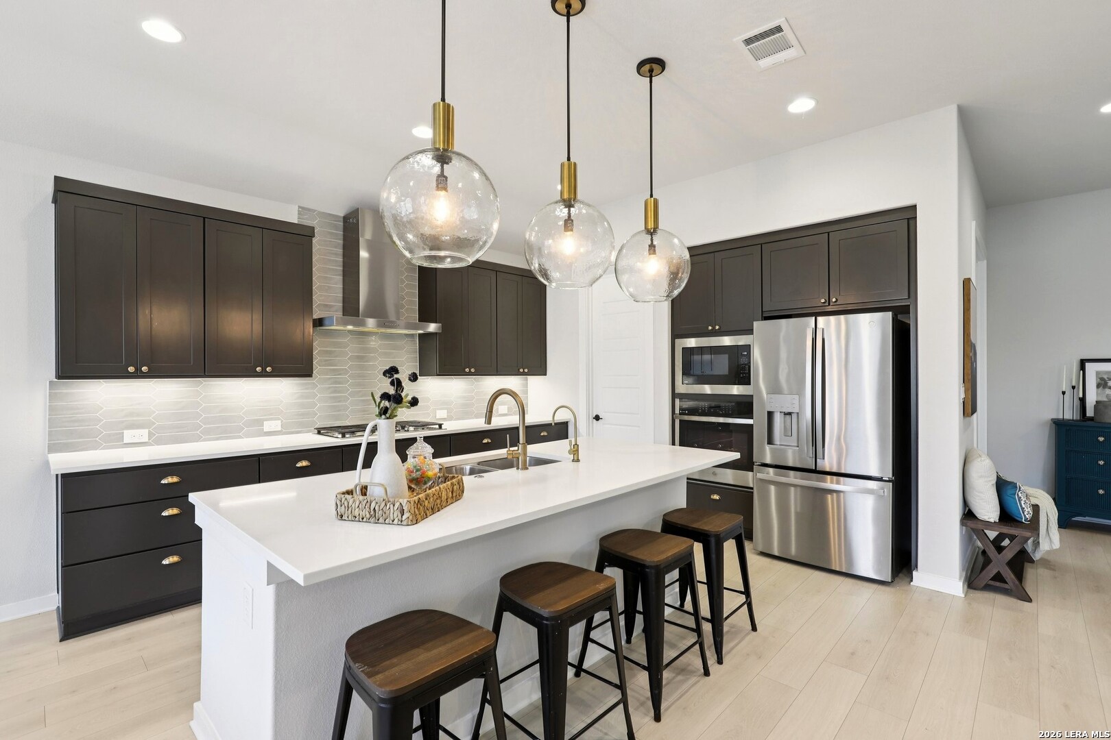 1538 Escarpment