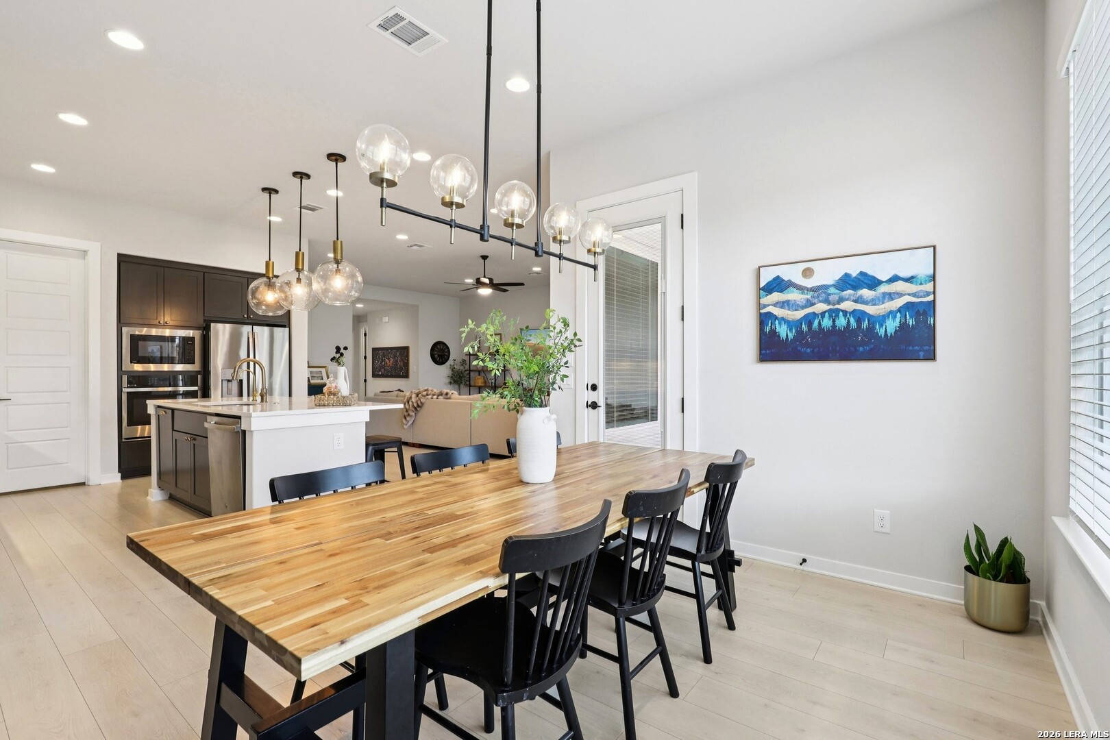 1538 Escarpment