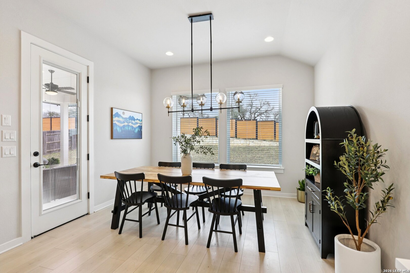 1538 Escarpment