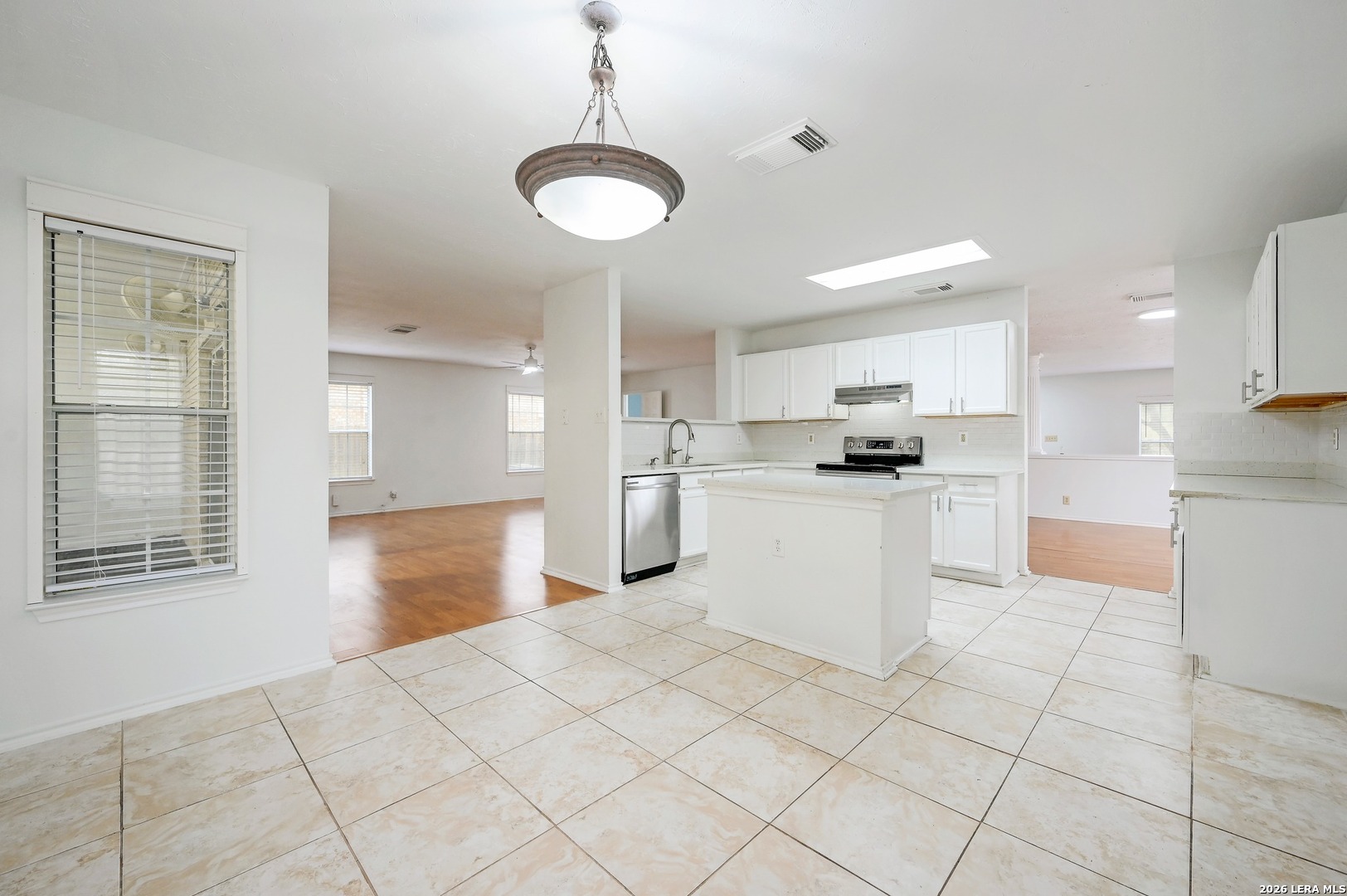 15718 Knollvista
