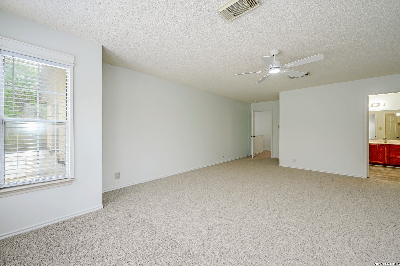 15718 Knollvista