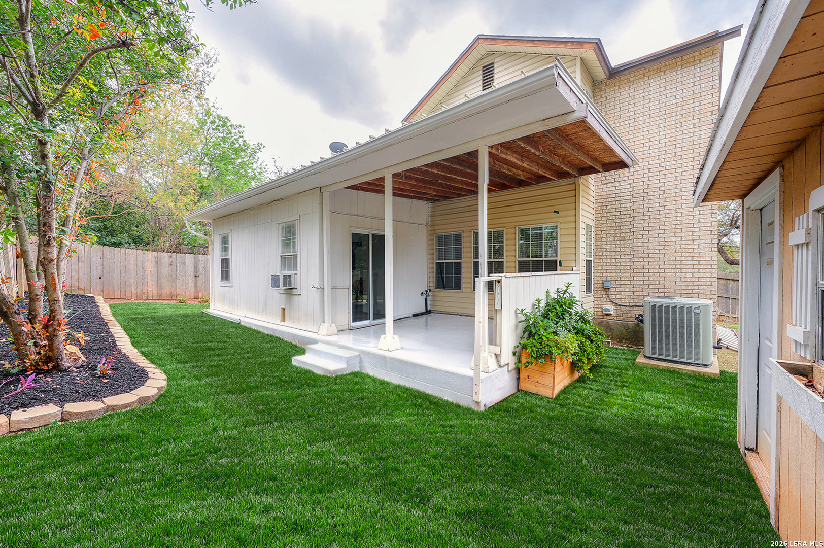 15718 Knollvista