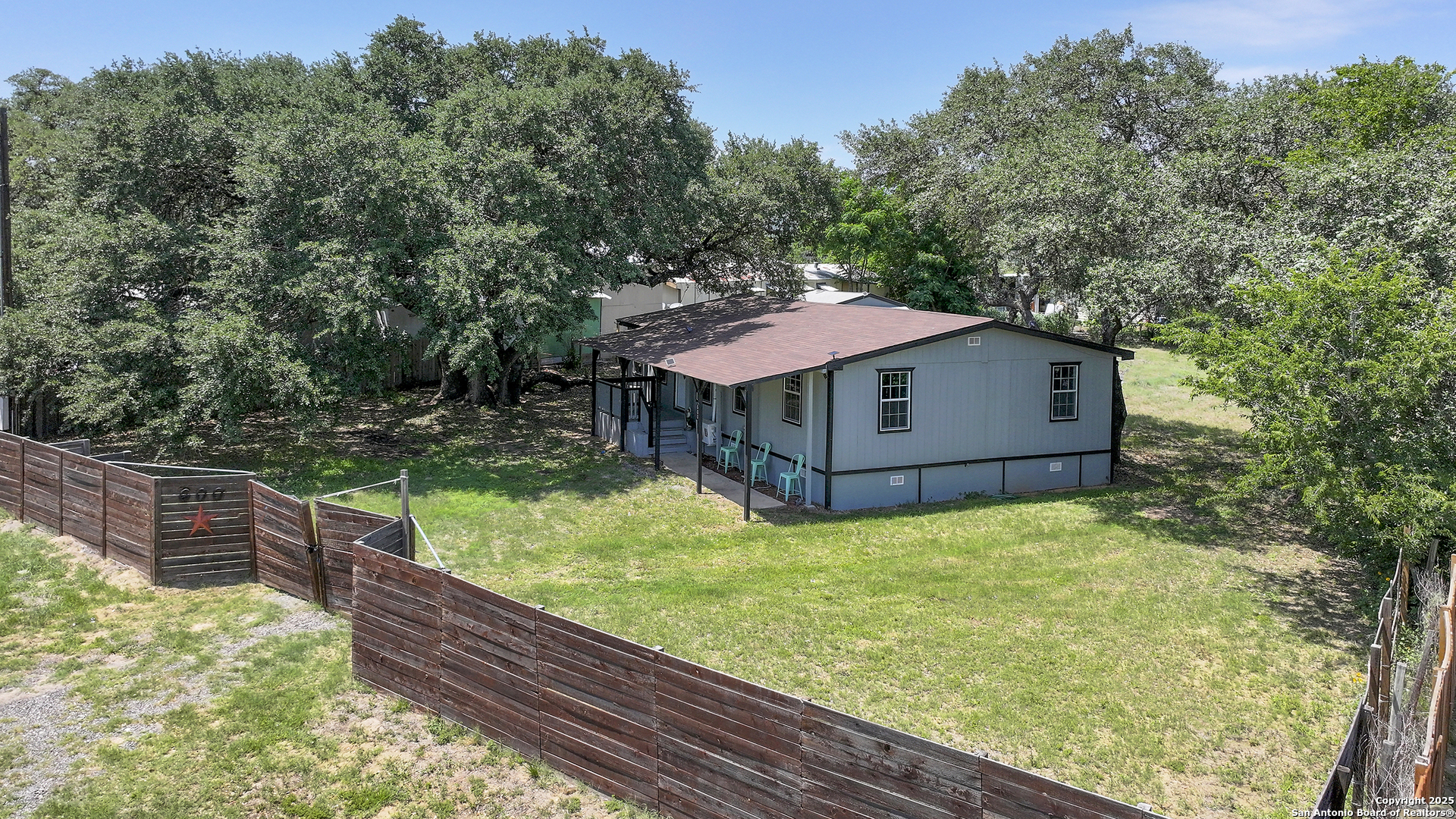 600 Dawnridge Drive