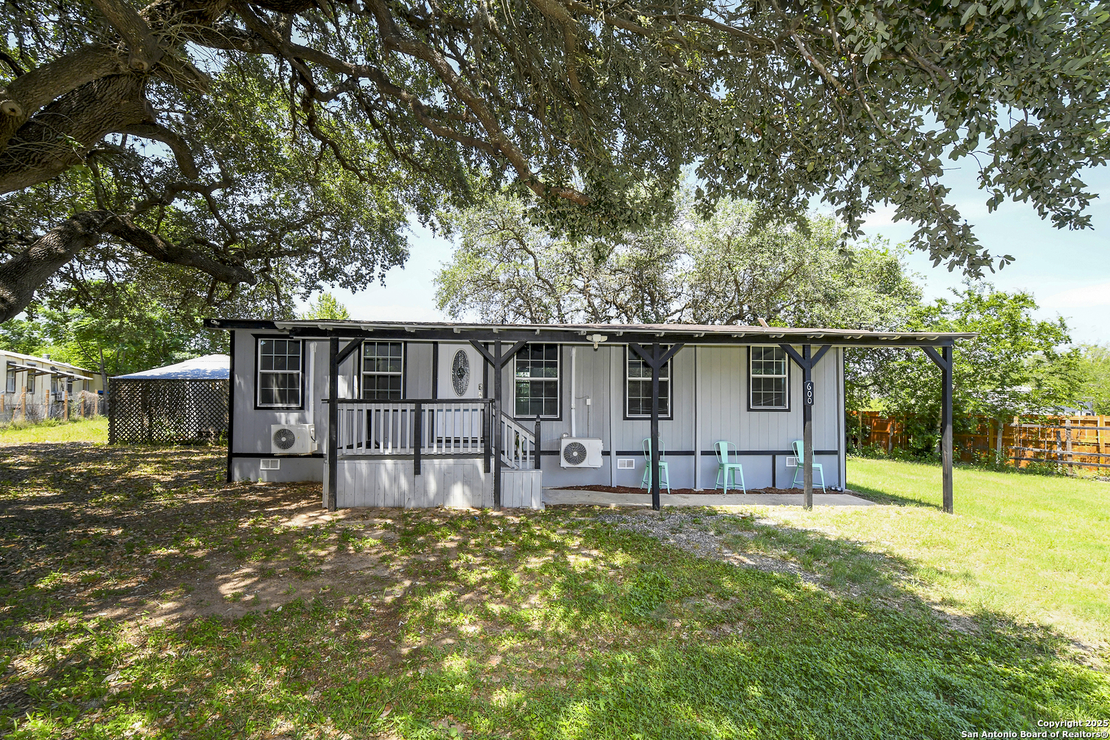 600 Dawnridge Drive