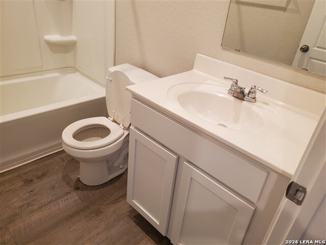3447 Redbud Grove