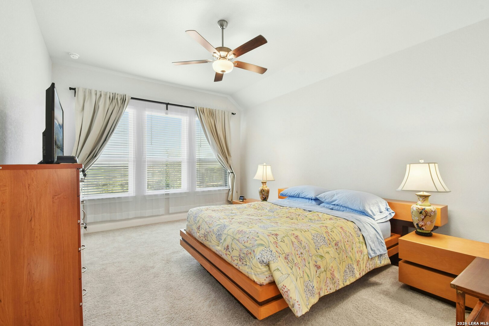 12125 Vine Blossom