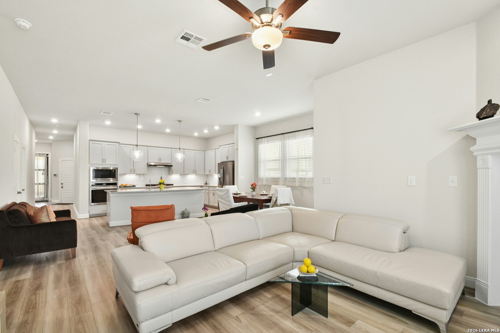 12125 Vine Blossom