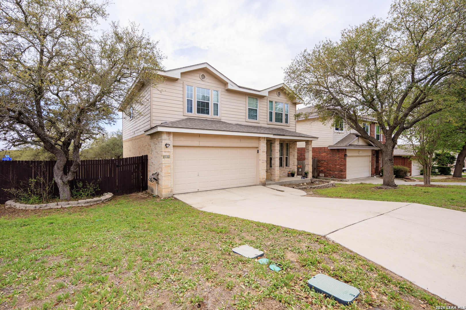 2438 Encino Cedros