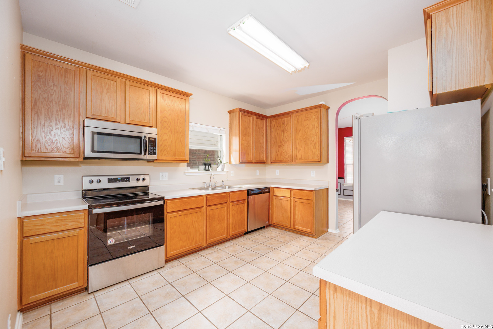 2438 Encino Cedros
