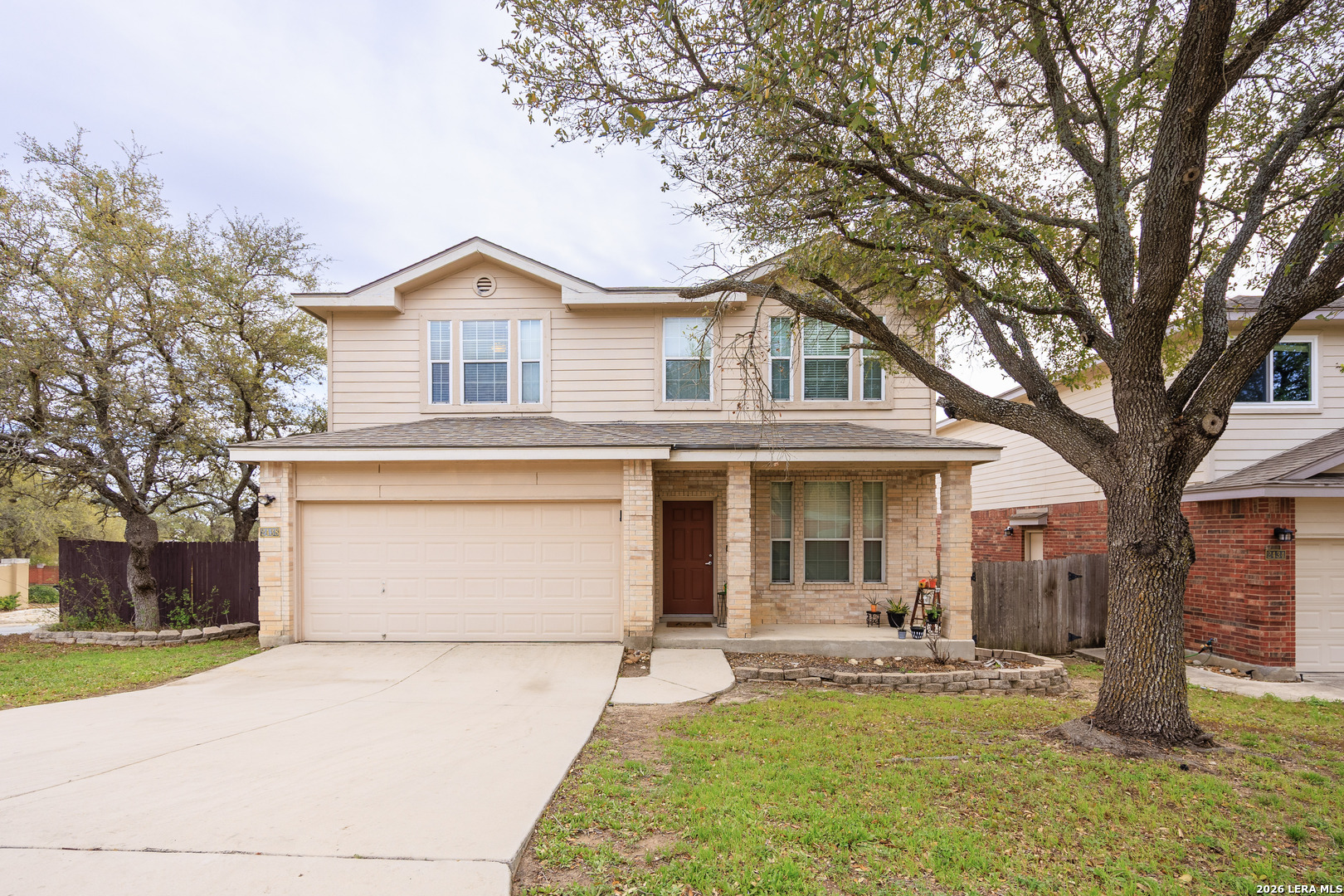 2438 Encino Cedros