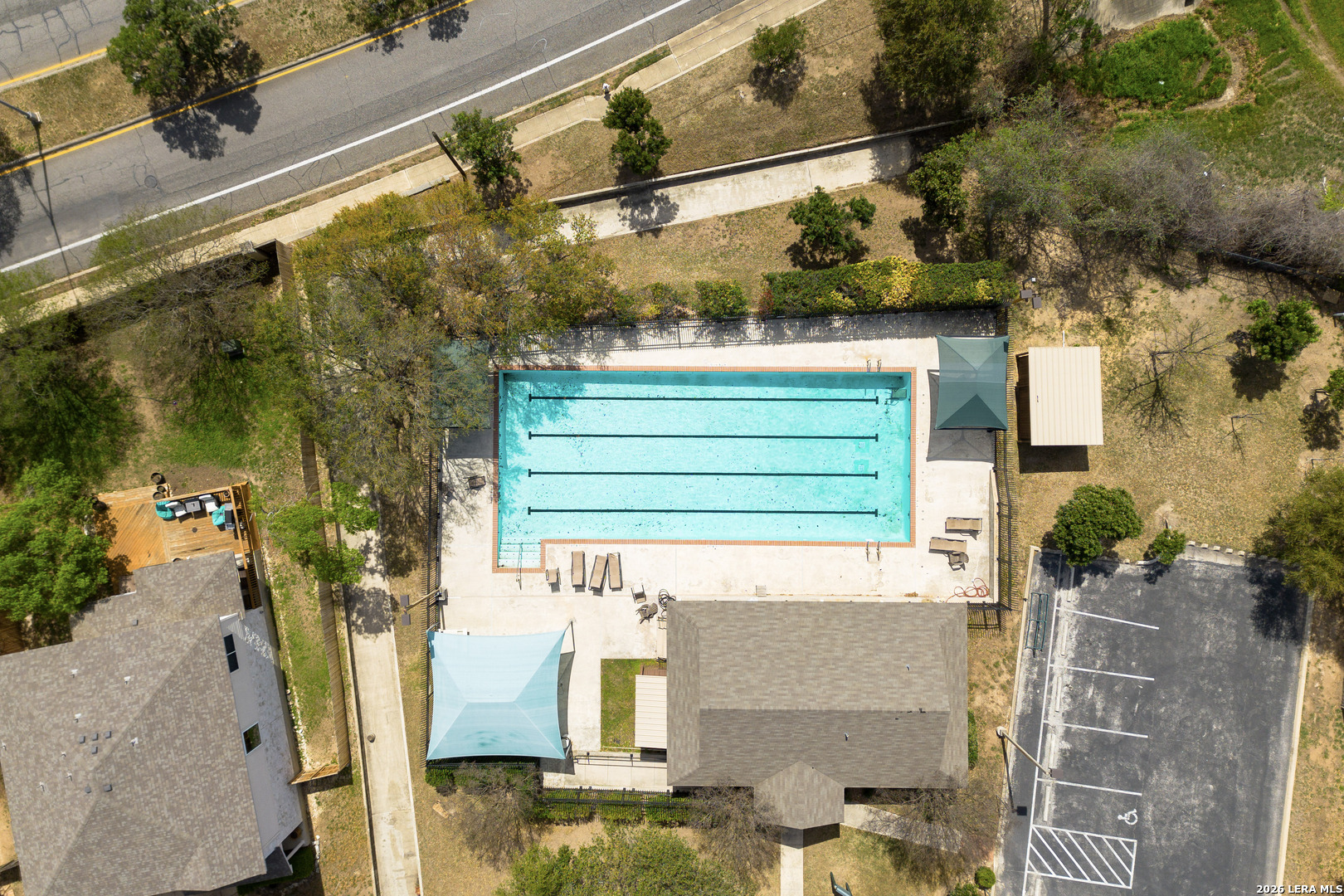 2438 Encino Cedros