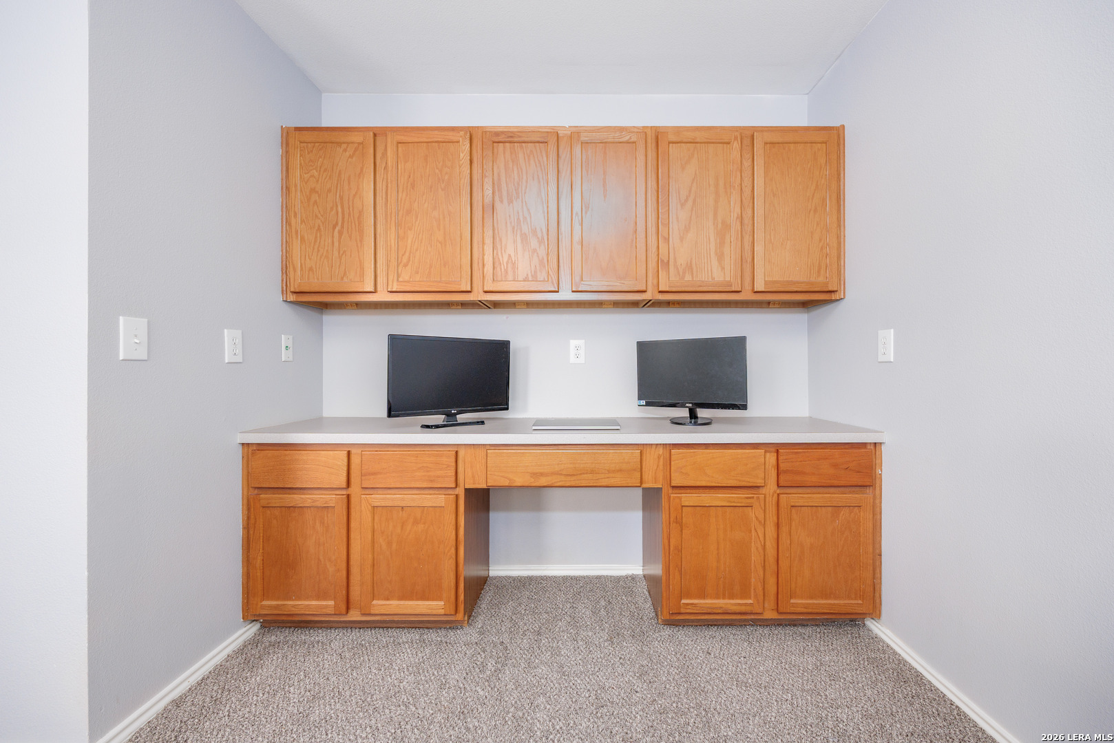 2438 Encino Cedros