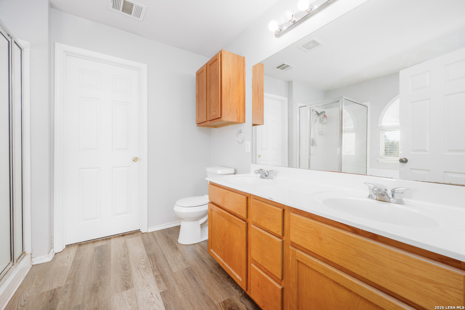 2438 Encino Cedros