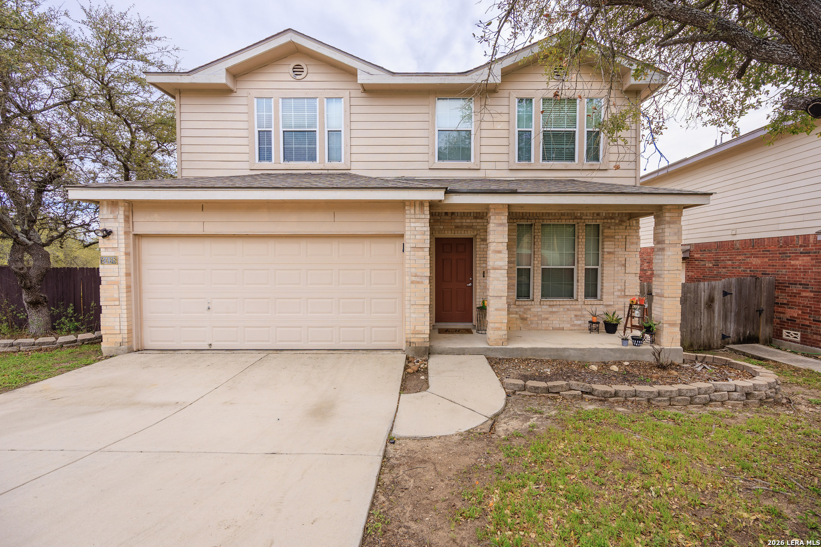 2438 Encino Cedros