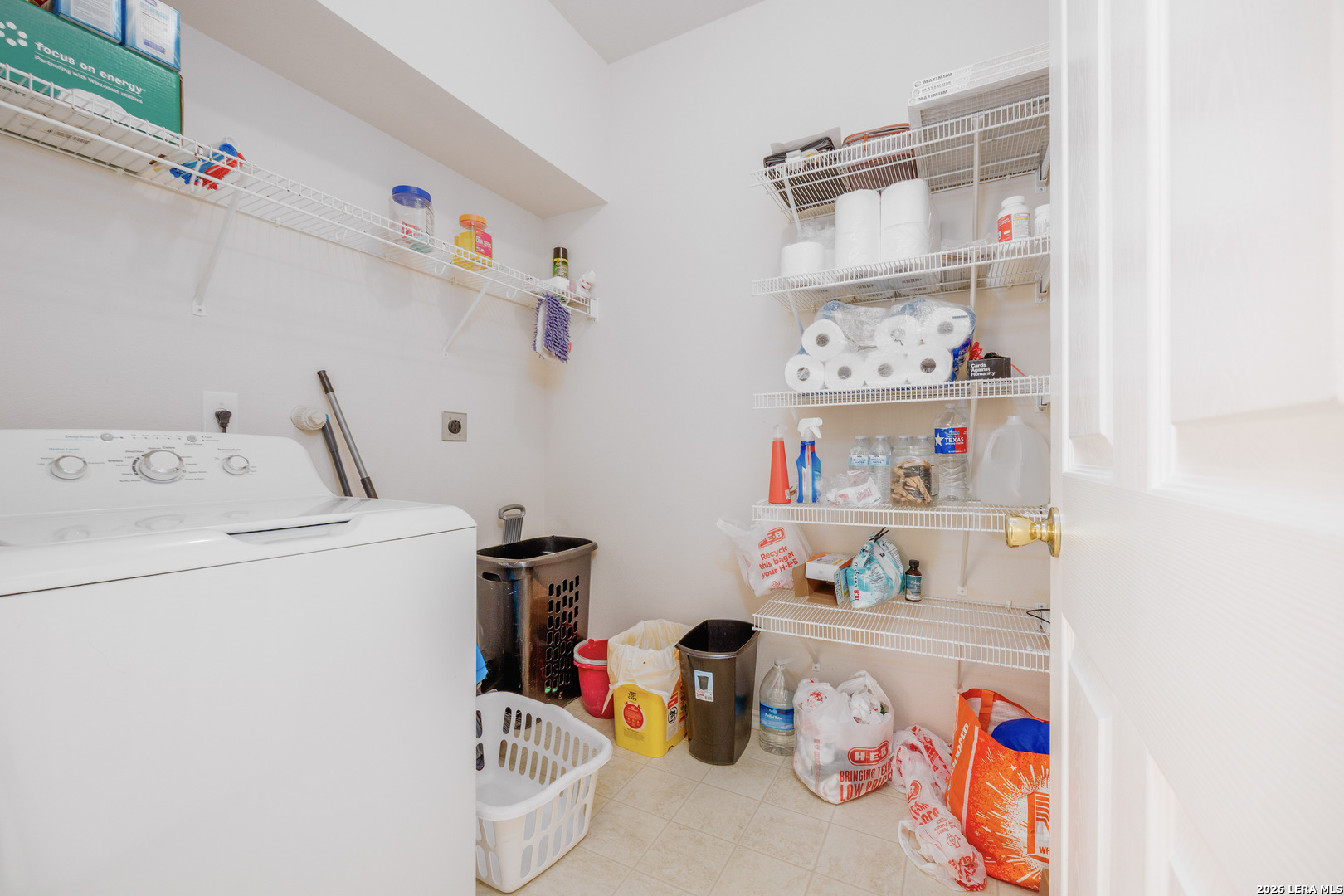 2438 Encino Cedros