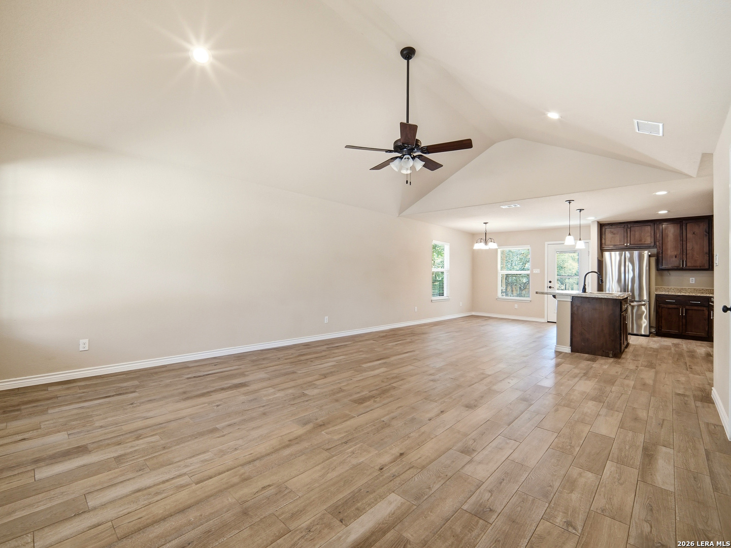 1530 Bob White Dr