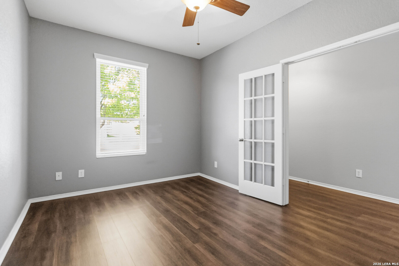 906 Rustic Light