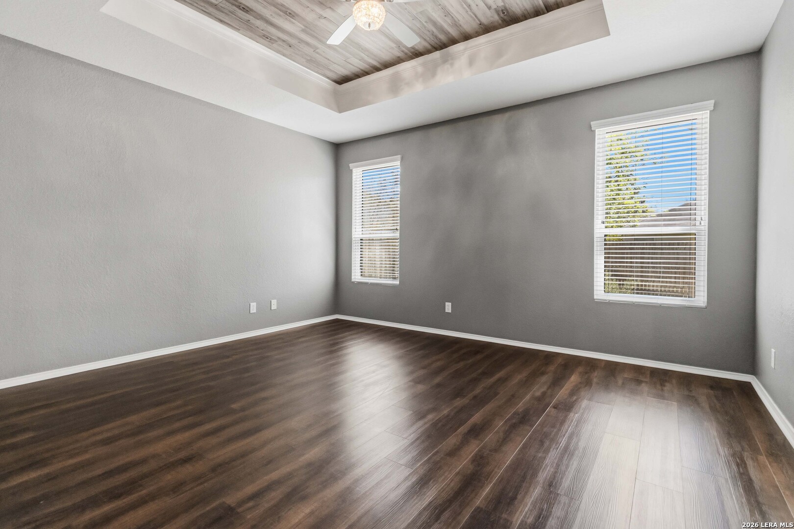 906 Rustic Light
