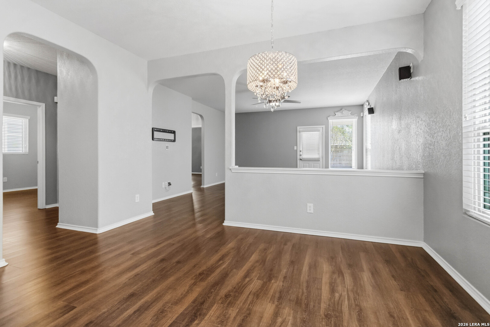 906 Rustic Light