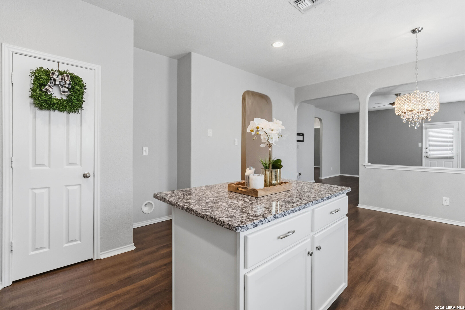 906 Rustic Light