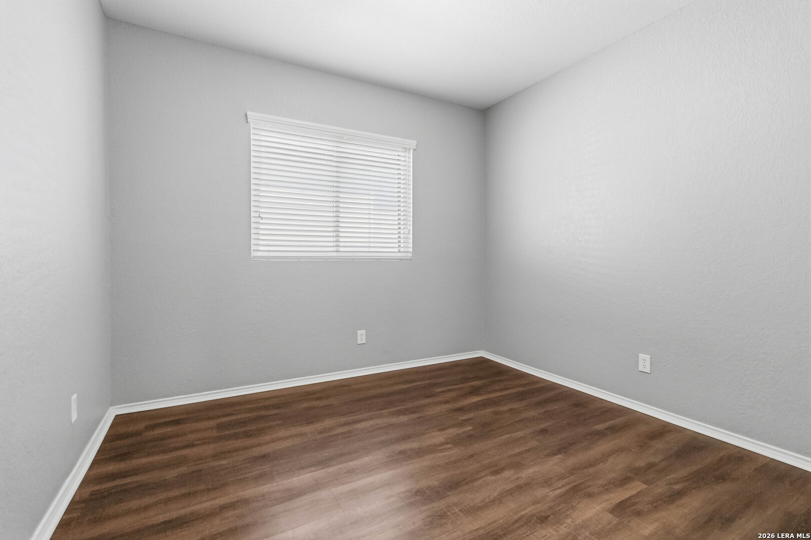 906 Rustic Light