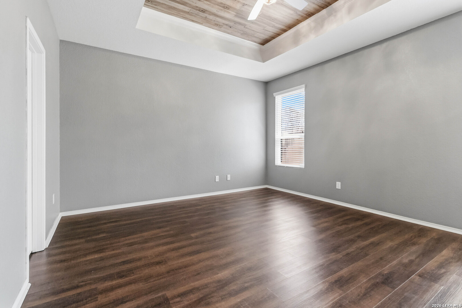 906 Rustic Light