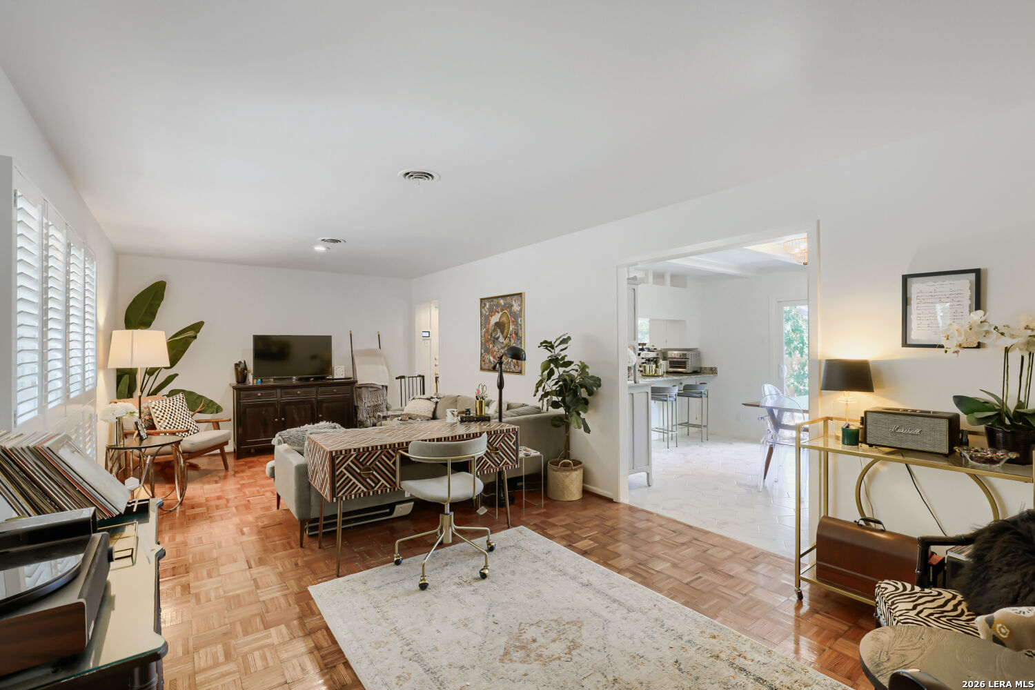 2915 Oakleaf Dr